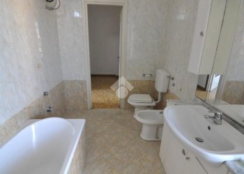 Three-room apartment Settimo Torinese, Settimo Torinese - photo 22