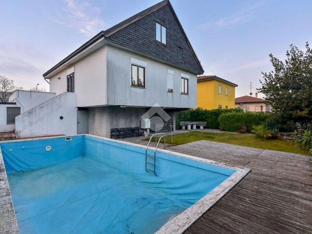 Villa Via Eugenio Curiel, Trezzo sull'Adda - photo 1