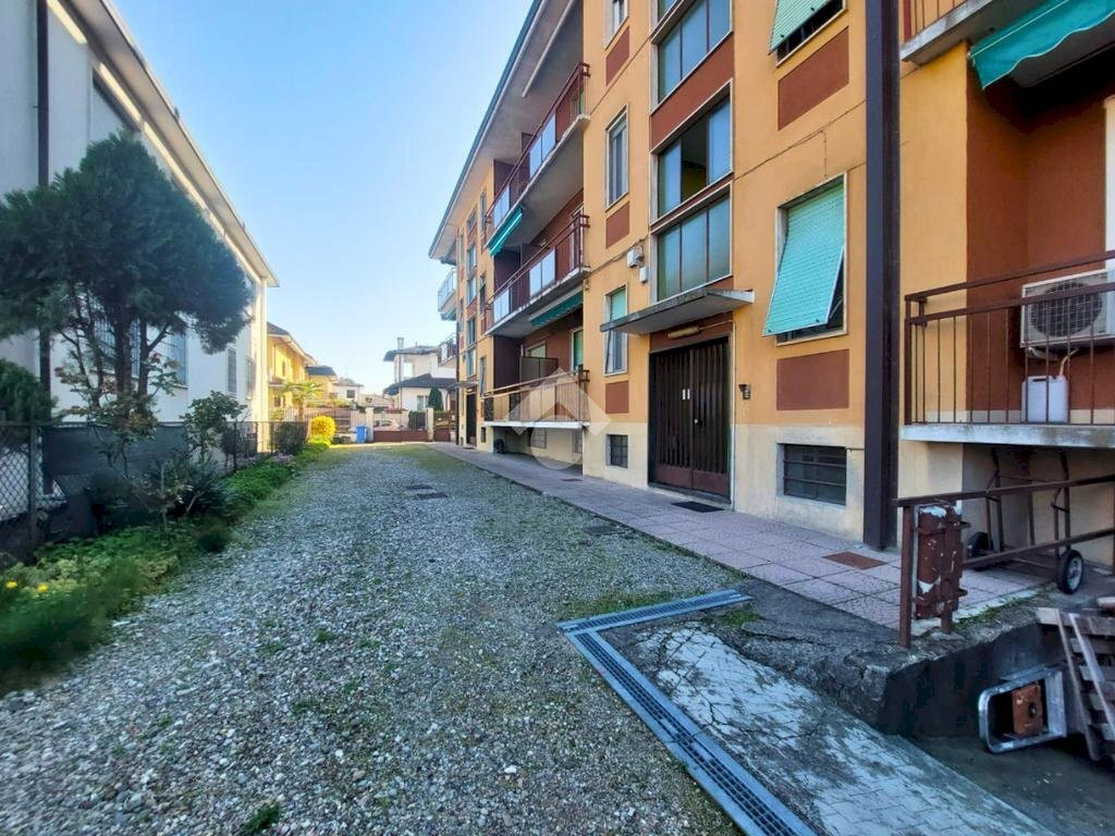 Box Via montenero, Vittuone - foto 1