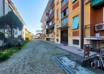 Box Via montenero, Vittuone - photo 1
