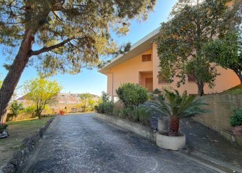 Foto 2 - Villa Via Sanzio Giovannelli
 
1, San Benedetto del Tronto - foto 2