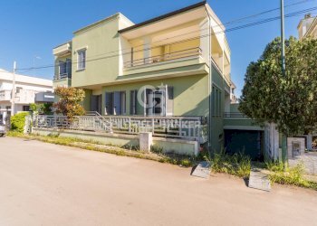 Foto 1 - Villa Via Giuseppe Ungaretti
 
32, Aradeo - photo 1