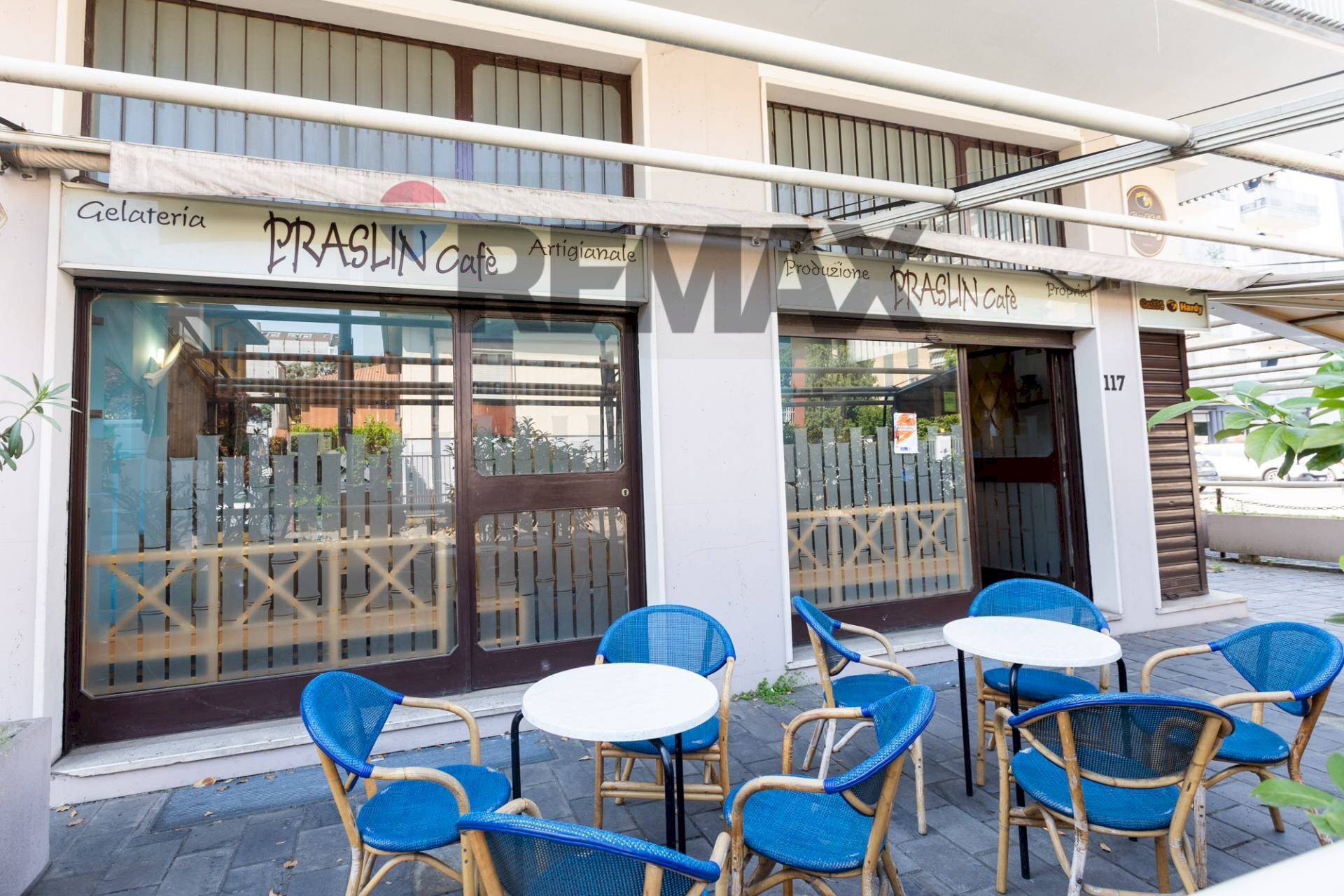 Terrazza - Bar Tavola Calda - Fredda Via San Carlo Borromeo
 
117, Rho - foto 1