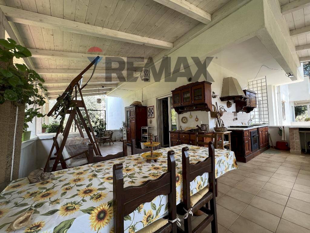 Sala da pranzo - Villa Via Giuseppe Fanelli
228, Bari - photo 3