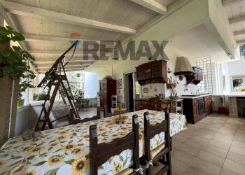 Sala da pranzo - Villa Via Giuseppe Fanelli
 
228, Bari - photo 3