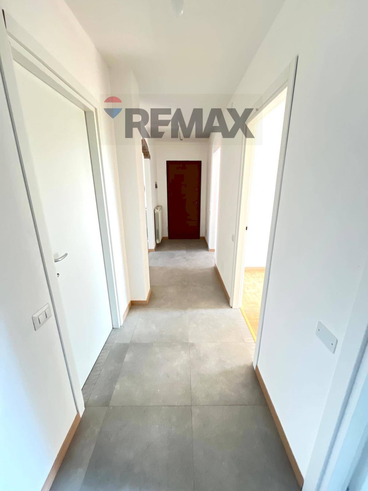 Hall / corridoio - Three-room apartment Via Breira
 
8, Cuveglio - photo 3