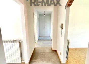 Hall / corridoio - Three-room apartment Via Breira
 
8, Cuveglio - photo 2