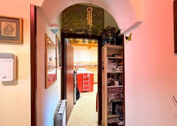 Hall / corridoio - Four-room apartment Via Patti
 
31, Palermo - photo 11
