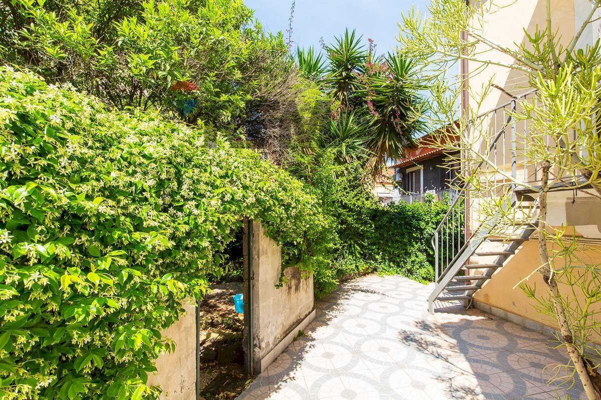 Giardino - Appartamento Via Antonino Di Sangiuliano
139, Catania - foto 2