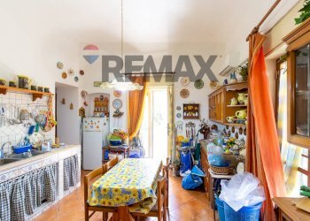 Sala da pranzo - Apartment Via Antonino Di Sangiuliano
 
139, Catania - photo 18