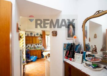 Hall / corridoio - Apartment Via Antonino Di Sangiuliano
 
139, Catania - photo 26