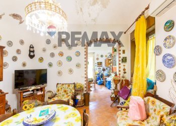 Sala da pranzo - Apartment Via Antonino Di Sangiuliano
 
139, Catania - photo 27