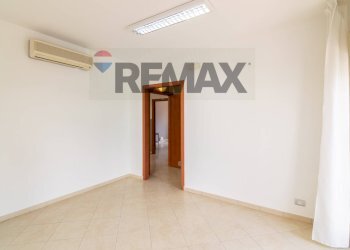 Stanza vuota - Office Via Leucatia
 
9, Catania - photo 15