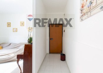 Hall / corridoio - Apartment Martiri Ungheresi
 
20, Viagrande - photo 4