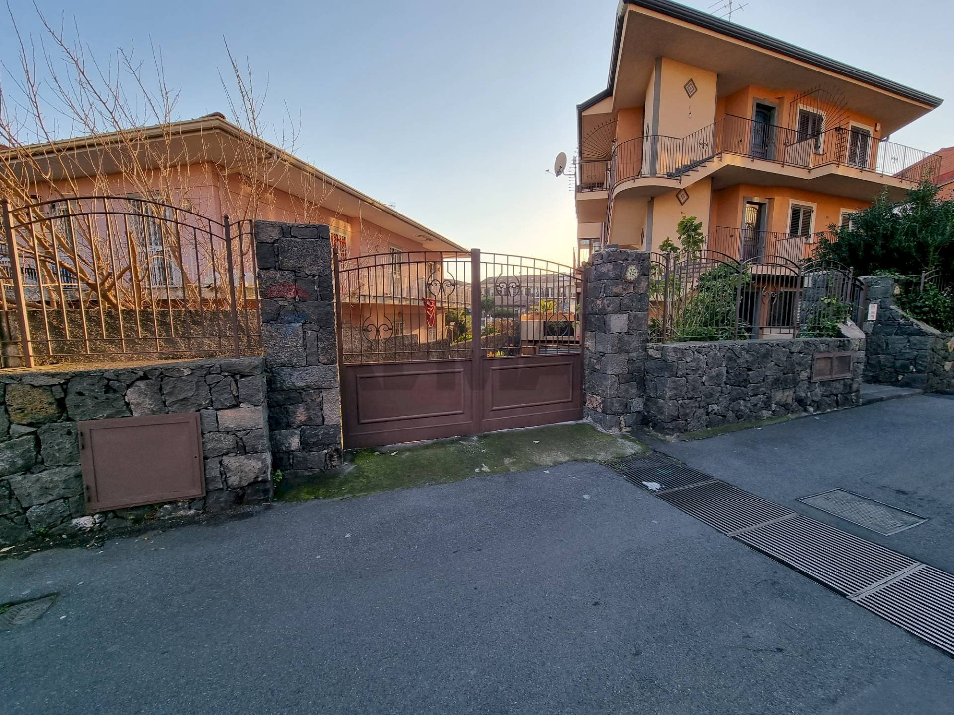 Casa all\'aperto - Box VIA DELLE ROSE
 
75/B, Misterbianco - photo 1