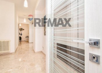 Hall / corridoio - Four-room apartment Via Caronda
 
446, Catania - photo 9