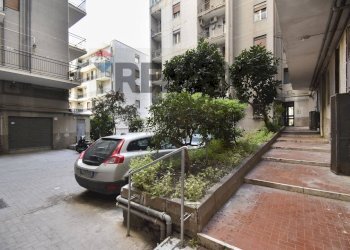 Edificio all\'aperto - Four-room apartment Via Caronda
 
446, Catania - photo 21