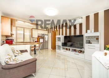 Soggiorno - Trilocale Via Luigi Besana
 
20, Cavenago di Brianza - foto 2