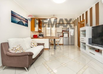 Sala da pranzo - Trilocale Via Luigi Besana
 
20, Cavenago di Brianza - foto 5