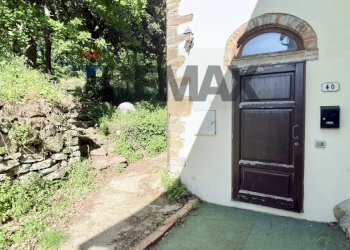 Edificio all\'aperto - Rustico Via le Croci
 
40, Vinci - foto 3