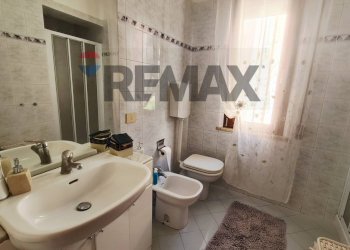 Bagno - Four-room apartment VIA SCARLATTI
 
16, Empoli - photo 17