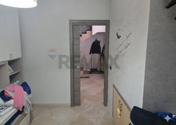 Hall / corridoio - Semi-detached house Caivano - photo 9