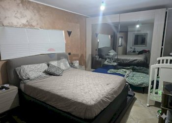 Camera / camera da letto - Semi-detached house Caivano - photo 14