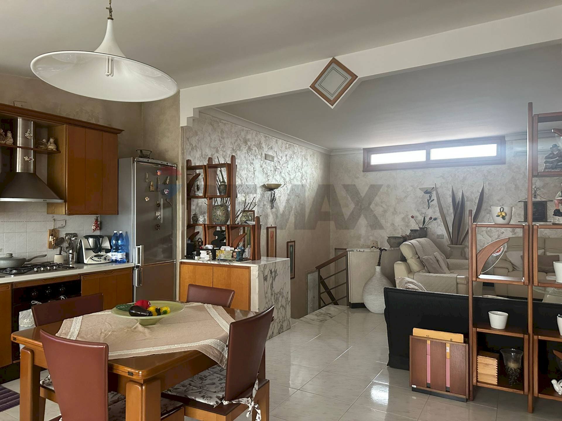 Sala da pranzo - Villa Bifamiliare Strada Statale Sannitica
 
32, Caivano - foto 1