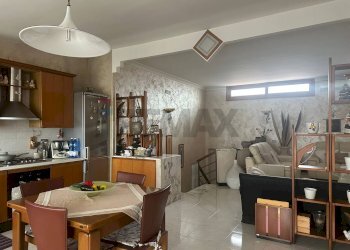 Sala da pranzo - Villa Bifamiliare Caivano - foto 4