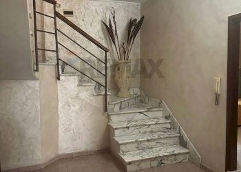 Scale - Villa Bifamiliare Caivano - foto 10