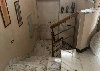 Scale - Villa Bifamiliare Caivano - foto 11