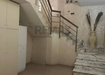 Scale - Villa Bifamiliare Caivano - foto 13