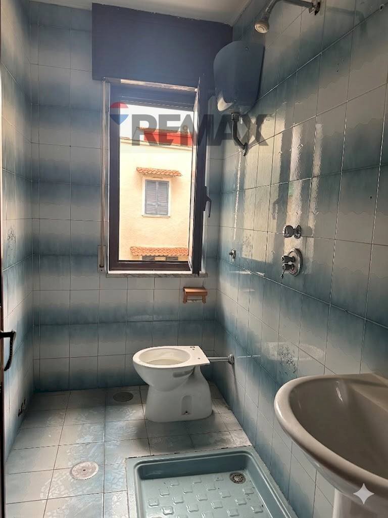 BAGNO CON DOCCIA - Villa Bifamiliare Caivano - foto 3