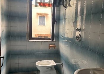 BAGNO CON DOCCIA - Villa Bifamiliare Caivano - foto 3