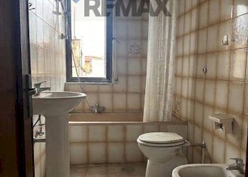 BAGNO CON VASCA - Villa Bifamiliare Caivano - foto 12