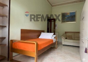 Camera / camera da letto - Three-room apartment Cardito - photo 14