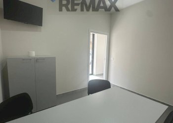 Sala da pranzo - Attività Commerciale Caivano - foto 8