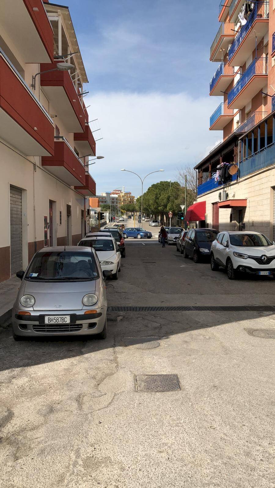 Edificio all\'aperto - Commercial Premises Via Tratturo del Carmine
 
1-5, Manfredonia - photo 3