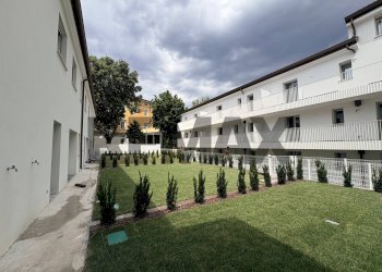 Edificio all\'aperto - Trilocale VIA GAMBINI
 
12, Trieste - foto 9