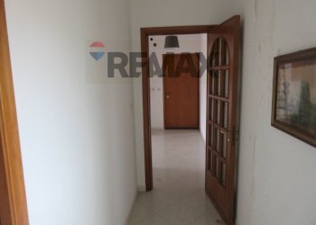 Hall / corridoio - Apartment viale vittorio emanuele
 
22, Melilli - photo 44