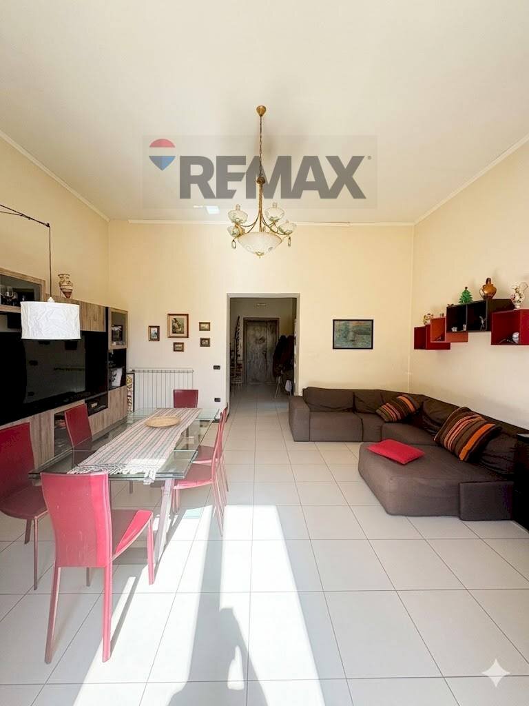 Soggiorno - Four-room apartment Via Egiziaca Pizzofalcone, Napoli - photo 1