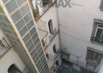 Edificio all\'aperto - Quadrilocale Via Egiziaca Pizzofalcone, Napoli - foto 21