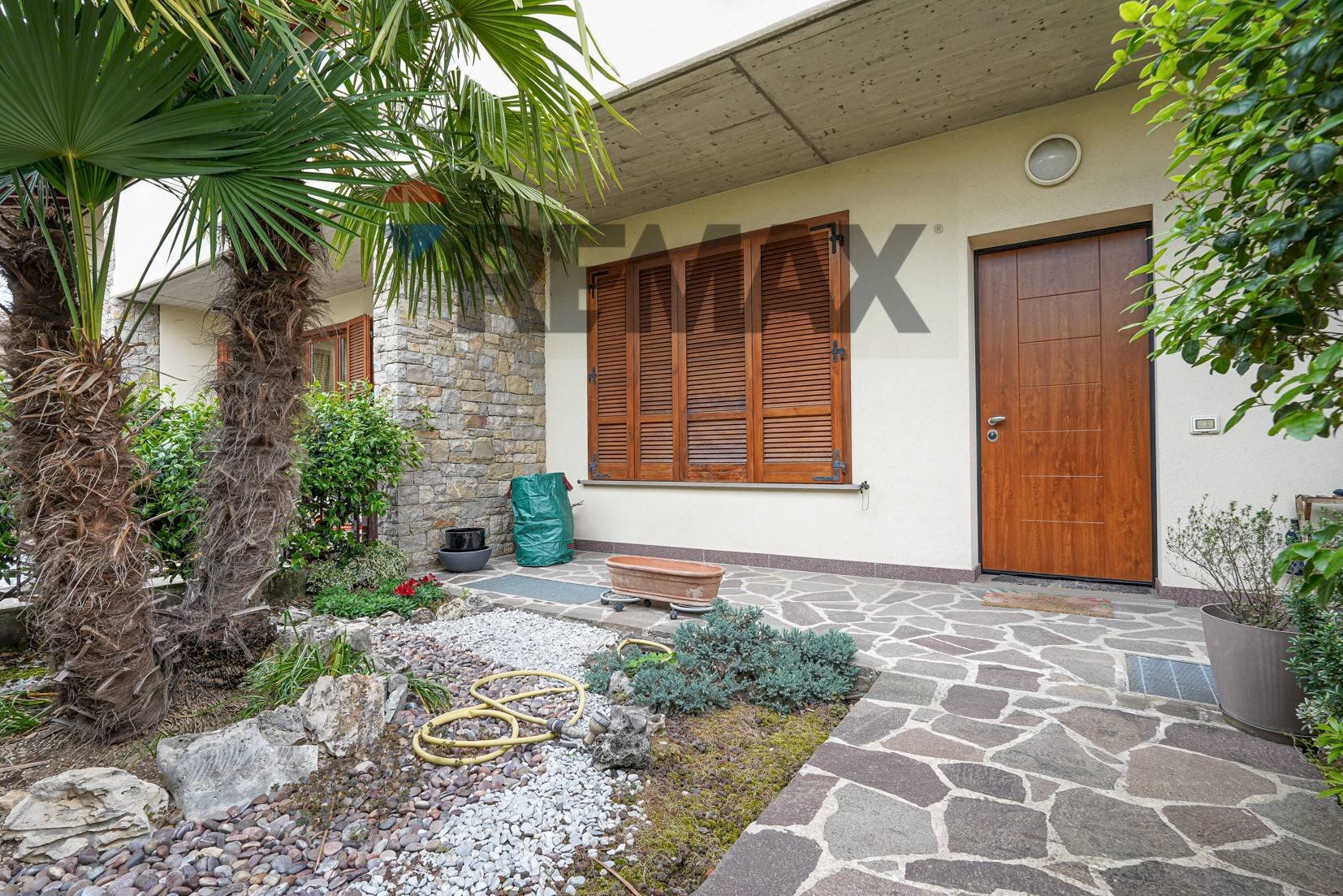 Giardino fronte - Villa a Schiera Via Moroni
38, Ponte San Pietro - foto 3