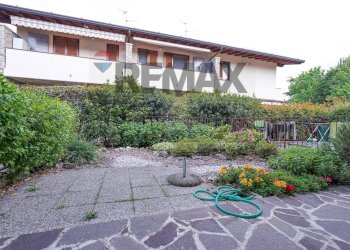 Giardino retro - Villa a Schiera Via Moroni
 
38, Ponte San Pietro - foto 9