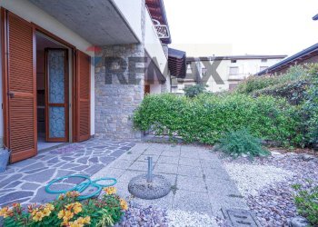 Giardino retro - Villa a Schiera Via Moroni
 
38, Ponte San Pietro - foto 11