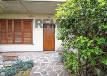 Facciata - Villa a Schiera Via Moroni
 
38, Ponte San Pietro - foto 40