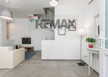 Scale - Casa indipendente Cavour
13, Grezzago - foto 8