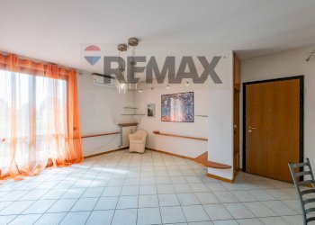 Stanza vuota - Three-room apartment via dei platani
 
4, Treviolo - photo 6