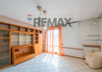Soggiorno - Three-room apartment via dei platani
 
4, Treviolo - photo 7