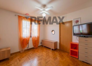 Soggiorno - Three-room apartment via dei platani
 
4, Treviolo - photo 21